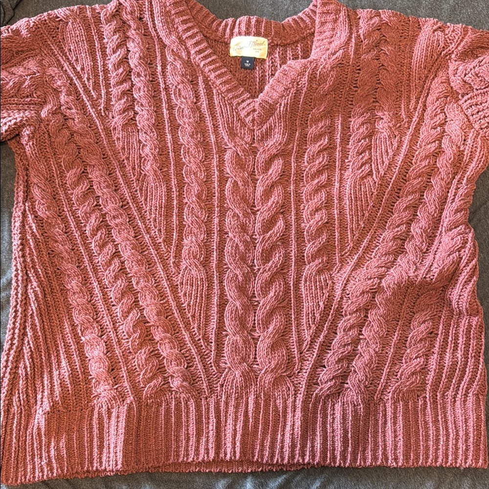 Universal Thread Maroon V-Neck Sweater Cable Knit